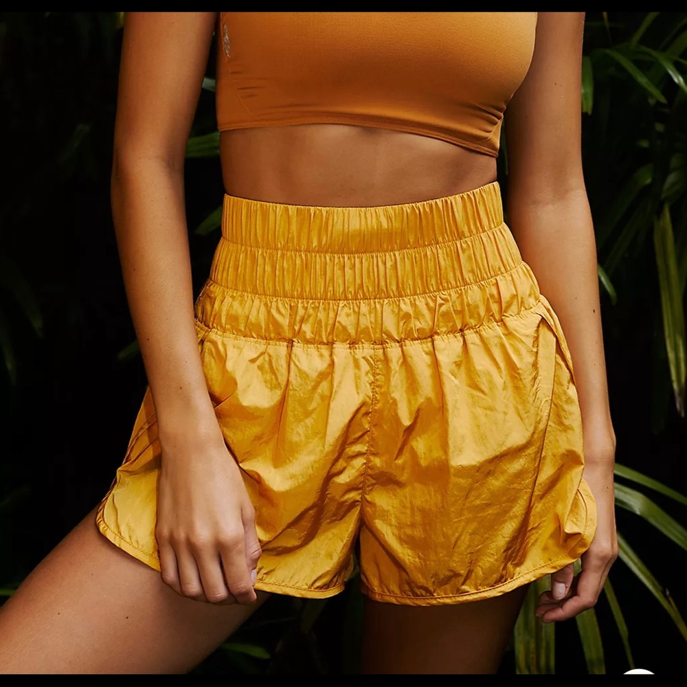 size large free people the way home shorts in gold